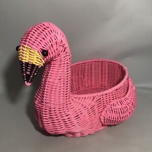 Ciroa NEW w/ Tags Bubble Gum Pink Resin Wicker Flamingo Woven Serving Basket